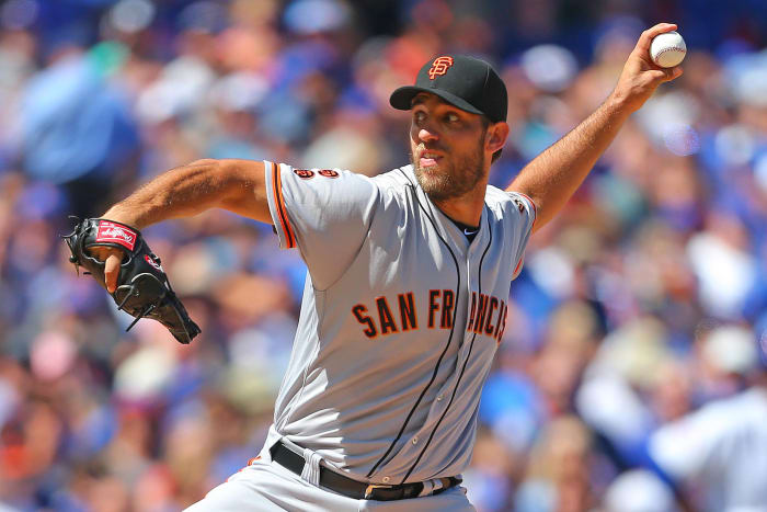 SF Giants starting pitcher Madison Bumgarner delivers a pitch during the first inning against the Chicago Cubs. (2016)